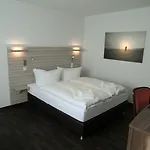 Ξενοδοχείο με διαμερίσματα Vermietung Brunner 3*
